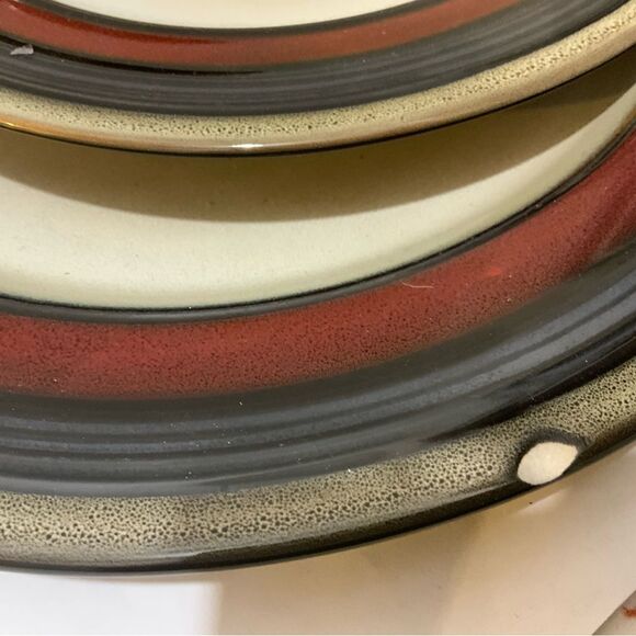 Gibson Elite Everston  Dinnerware Set In Red Brown 1 Dinner Plate 1 salad 1 bowl - Picture 5 of 6